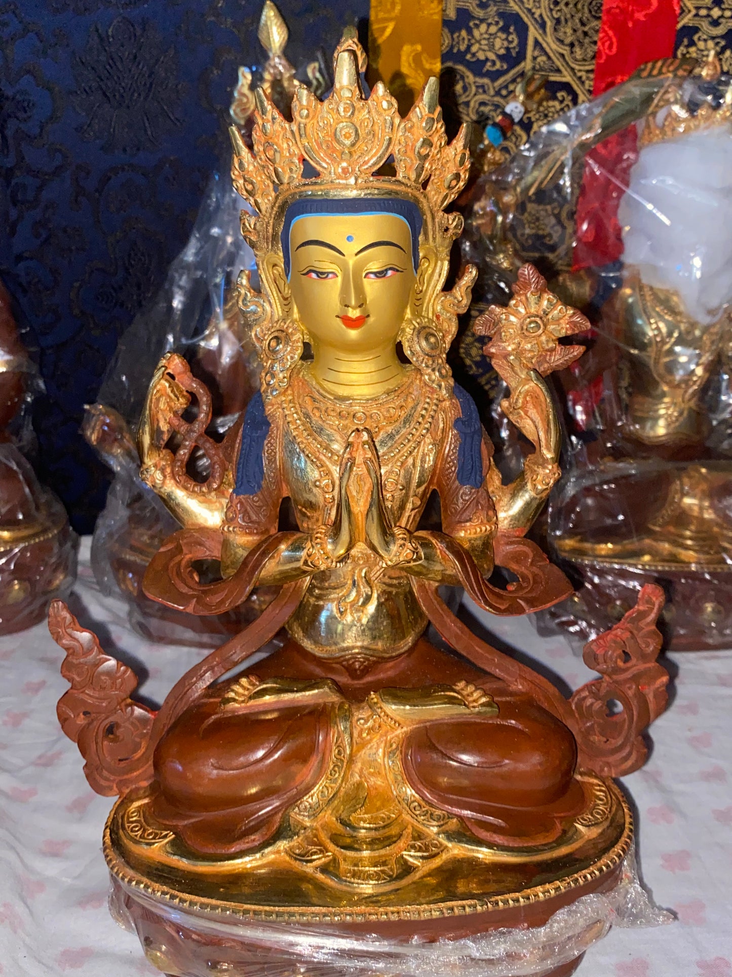 Gold-Plated Chenrezig (Avalokiteshvara) – Embodiment of Compassion