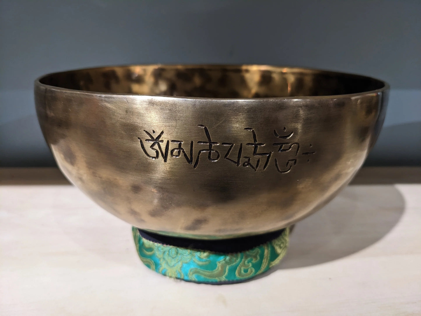 Handcrafted Tibetan Singing Bowl – A Soothing Sound for Inner Peace